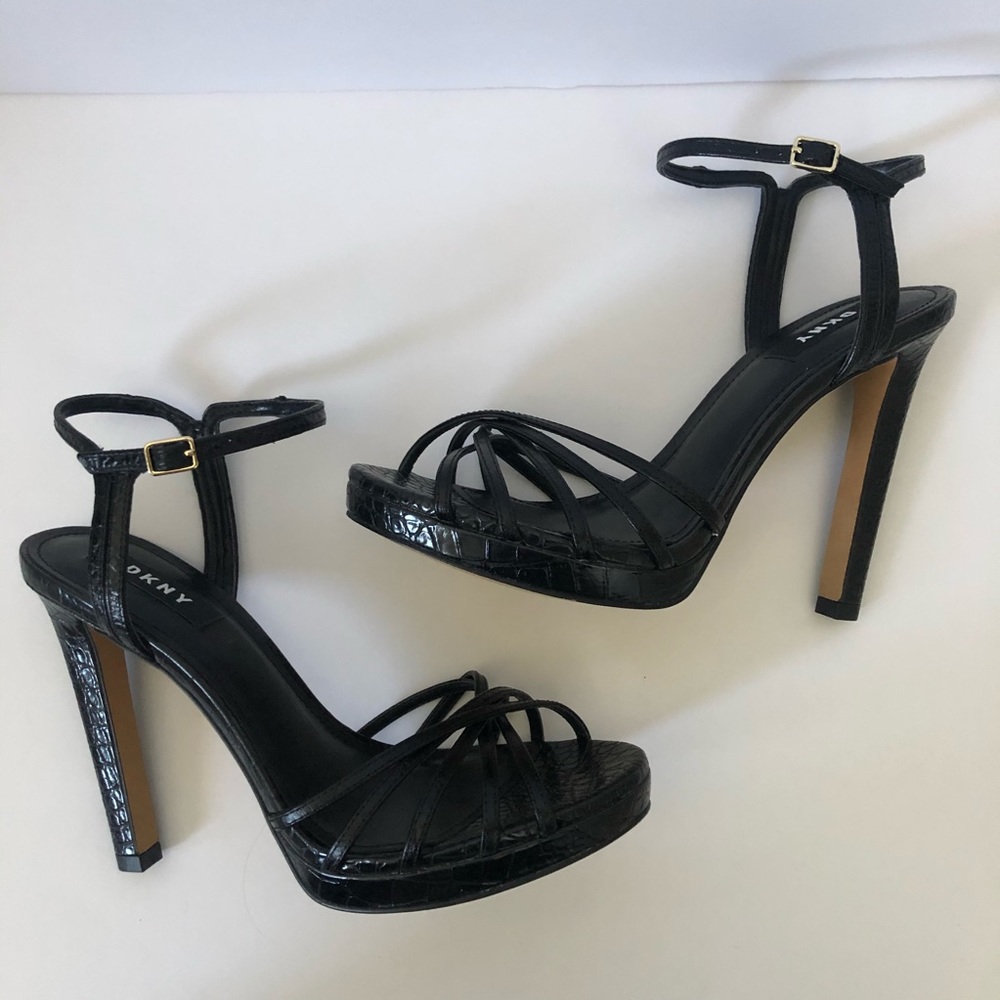 NWOB DKNY Lipa Ankle Strap Platform Black Size 7.5